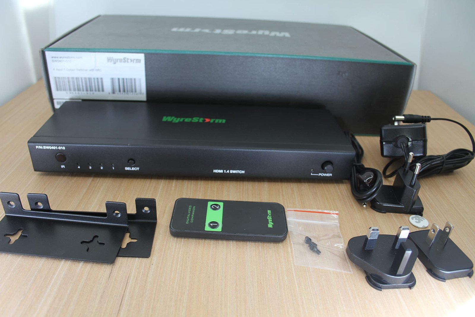 wyrestorm 4:1 hdmi switcher and scaler sw-0401-010